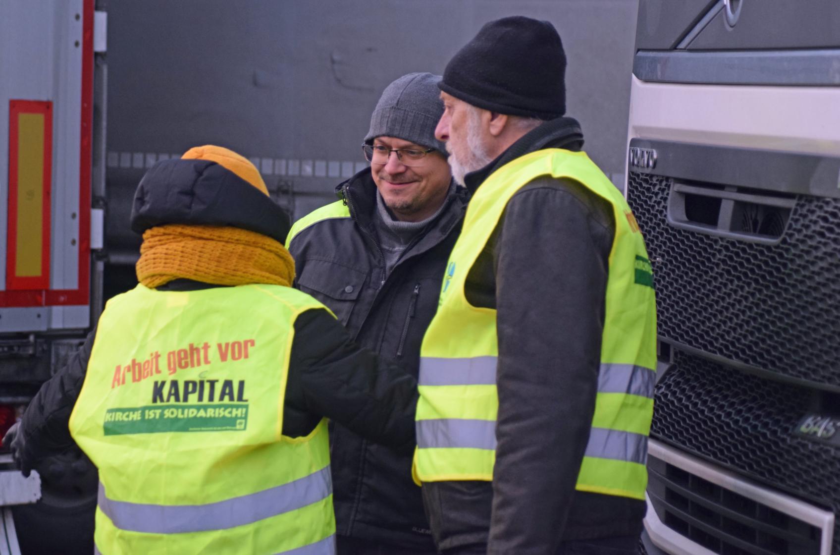 2022-12-06 KAB thh Nikolaus besucht Aachen-Land Nord (c) Thomas Hohenschue