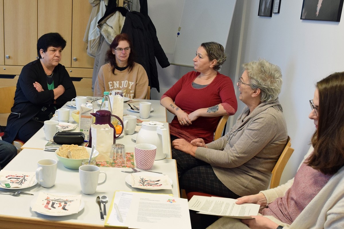 2022-12-21 KAB thh Prekär frühstücken mit Claudia Moll 1 (c) Thomas Hohenschue