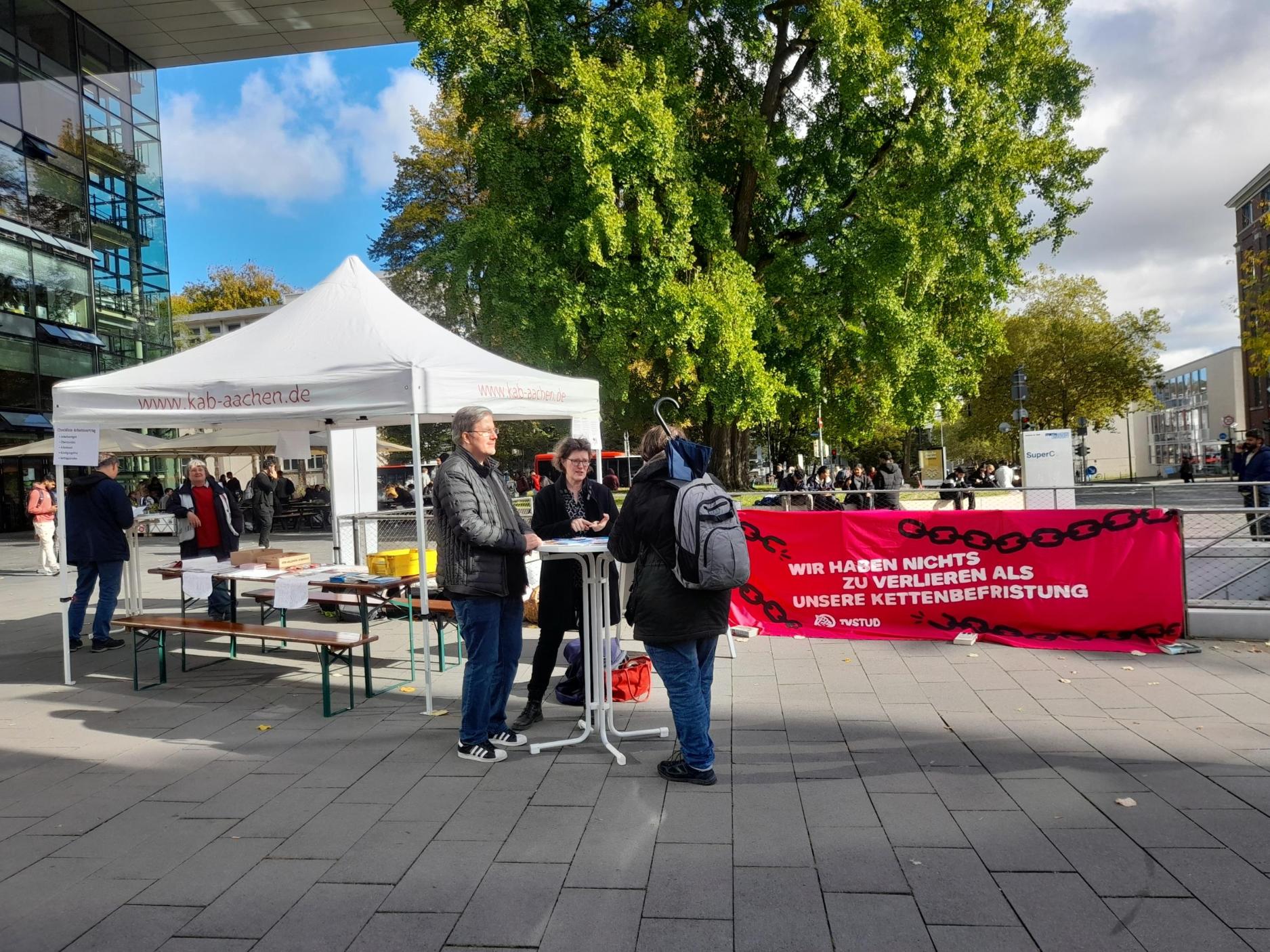 Infostand (c) Beratungsstelle Arbeit SRA D. Dorosz