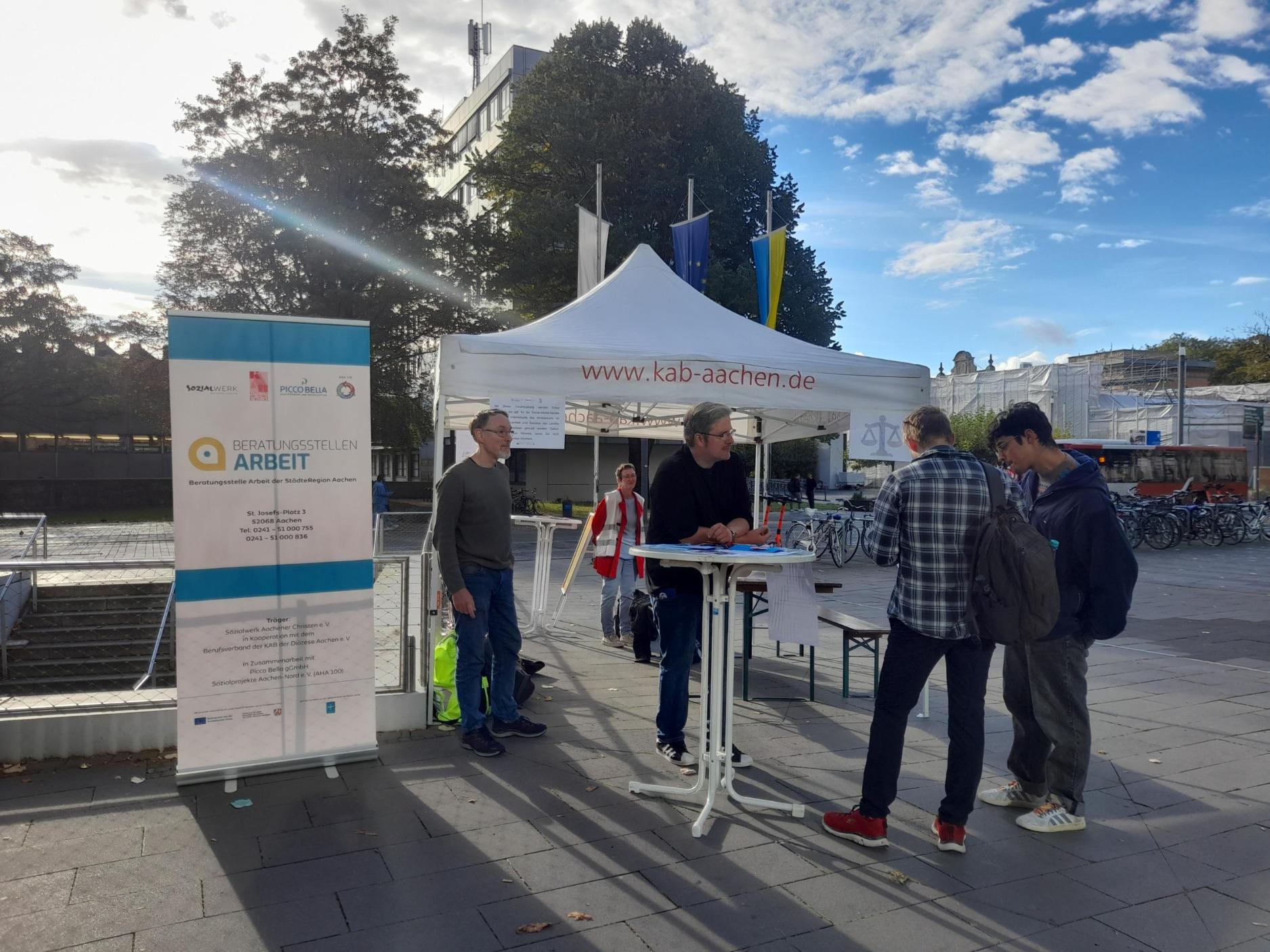 Infostand (c) Beratungsstelle Arbeit SRA, D. Dorosz