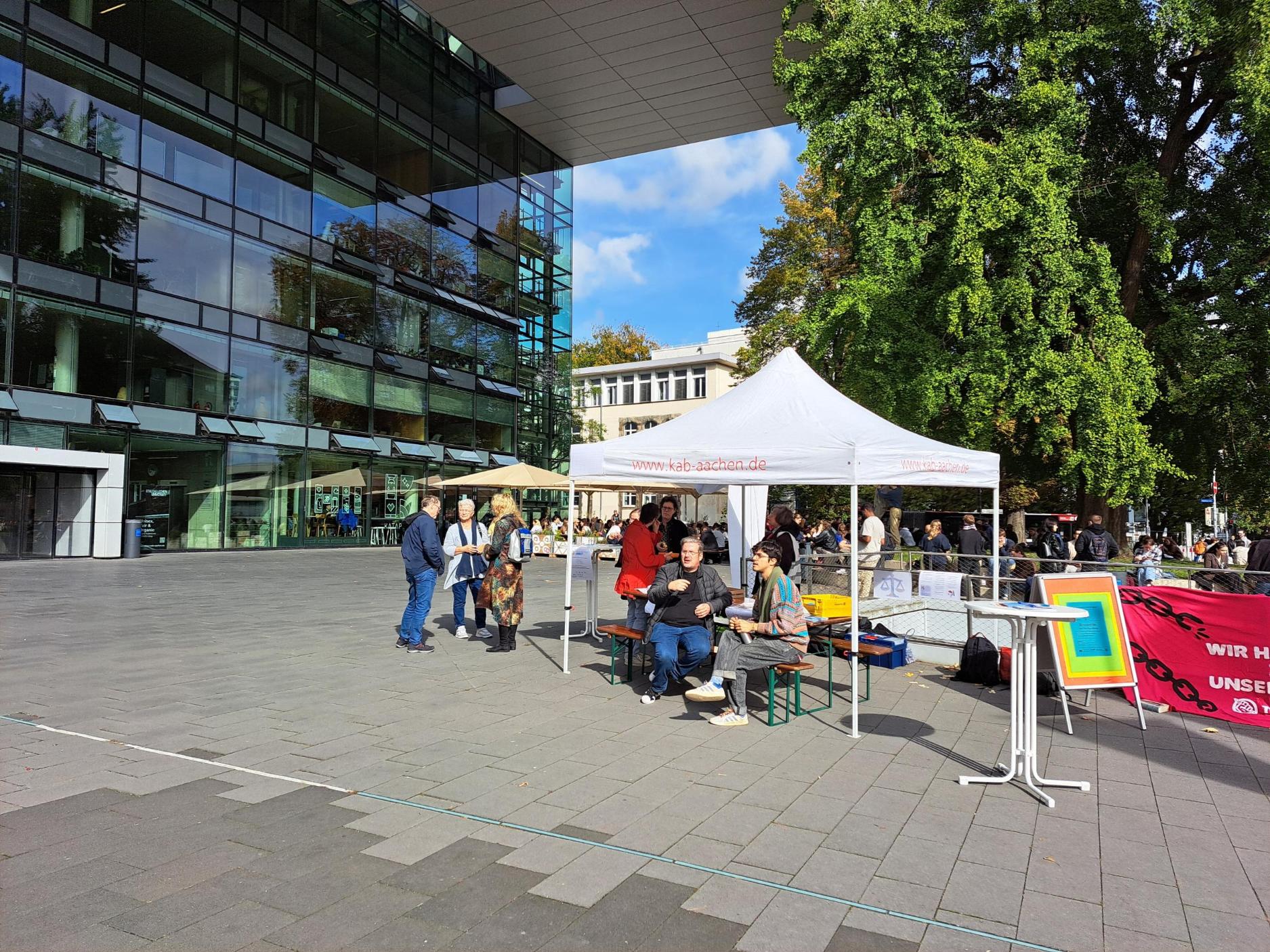 Fachberater vor Ort am Super C (c) Pro Arbeit Aachen