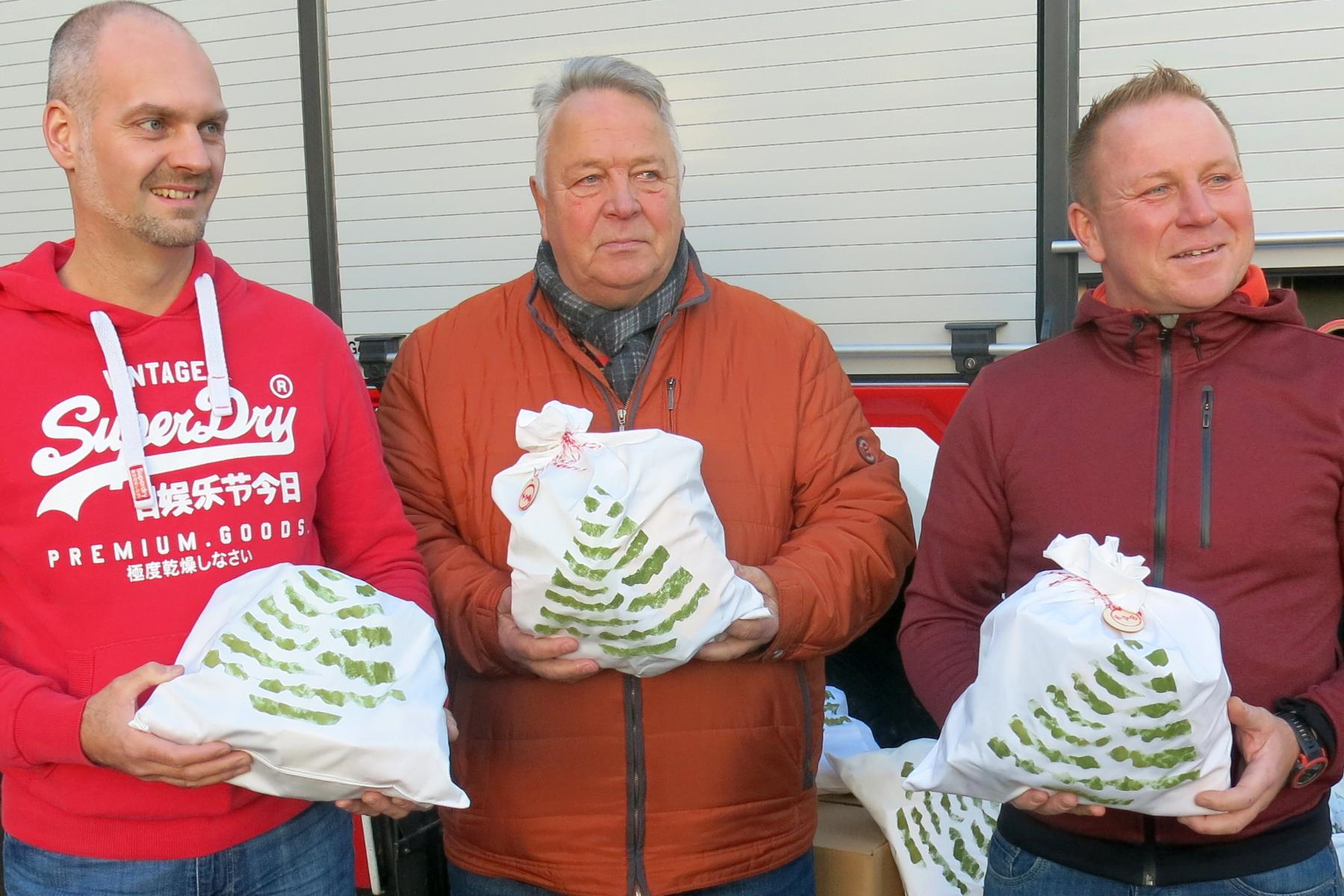 Adventskalender für Freiwillige Feuerwehr Krefeld-Oppum (29.11.2024) (c) KAB Mittlerer Niederrhein