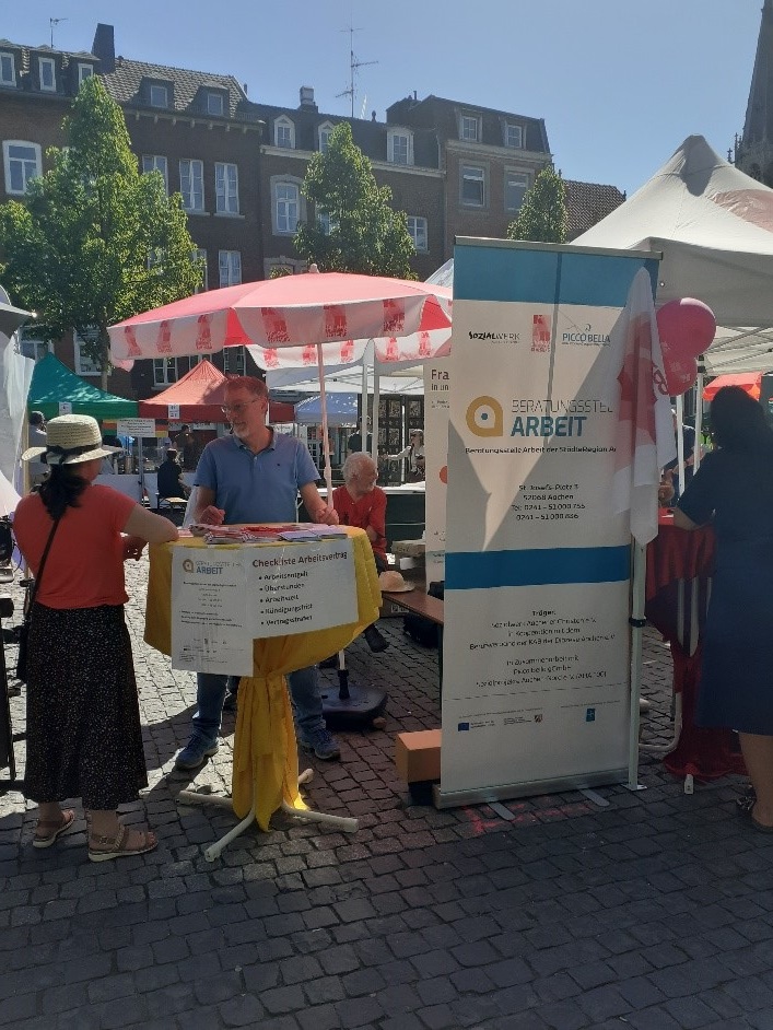 Infostand in Aachen (c) KAB