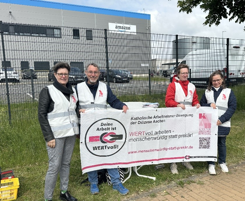 Aktion „Faires Paket“ am 15. Mai 2025 vor dem Amazon-Verteilzentrum in Aachen (c) Beratungsstellen Arbeit Aachen und Geilenkirchen