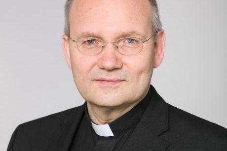 Bischof Dr. Helmut Dieser