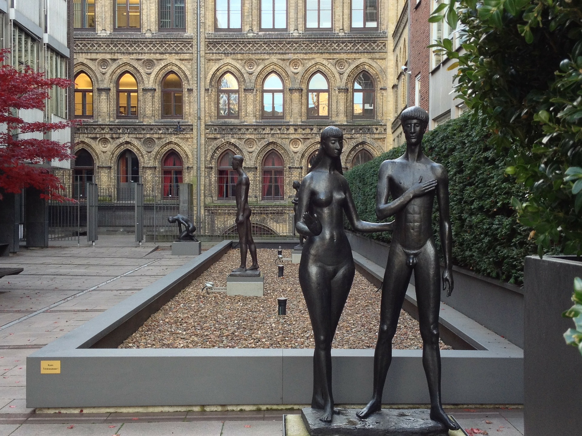 Skulpturen Adam und Eva, Bremen (c) Bild von rikkerst auf Pixabay